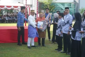 Hari Guru Nasional 2025, Suhardi Duka Sebut Jangan Dikriminialisasi Guru, Mereka Adalah Pejuang