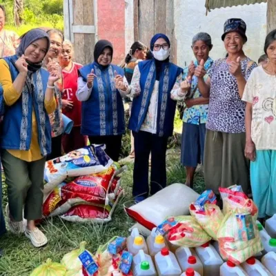Dinsos Sulbar Salurkan Bantuan Permakanan dan Sandang bagi Lansia di LKS Timbu Paraban Mamasa