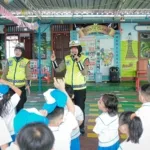 Tanamkan Disiplin Sejak Dini: Ditlantas Polda Sulbar Kenalkan Rambu Lalu Lintas Lewat Permainan