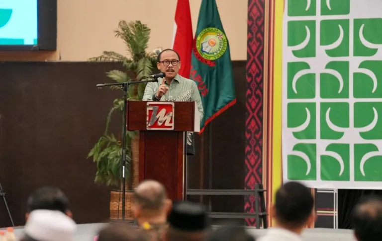 Hadiri Pelantikan IPMAPUS Sulbar, Gubernur Suhardi Duka Ajak Jaga Nilai dan Dukung Pembangunan Daerah