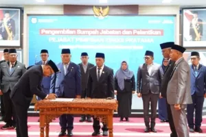 Gubernur Suhardi Duka Lantik 10 Pejabat Eselon II, Dua Jabatan Masih Tunda