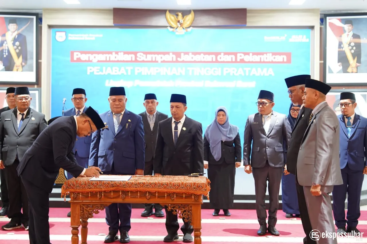 Gubernur Suhardi Duka Lantik 10 Pejabat Eselon II, Dua Jabatan Masih Tunda