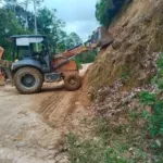UPTD Pemeliharaan Jalan dan Jembatan PUPR Sulbar Tangani Longsor Ruas Tabone–Nosu Mamasa