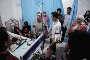 Wagub Sulbar Beri Dukungan dan Fasilitasi Rujukan bagi Arif, Remaja Penderita Tumor di Mamuju