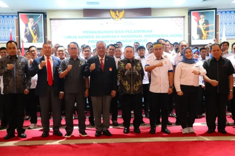 Pelantikan KONI Sulbar Masa Bakti 2025-2029, Wagub Salim S. Mengga Minta KONI Sulbar yang Baru Lebih Baik dan Lebih Berprestasi