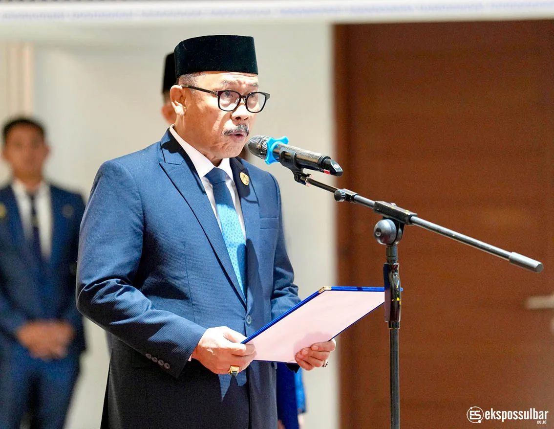 14 Pejabat Pimpinan Tinggi Pratama Sulbar Dilantik, Suhardi Duka: Mutasi dan Promosi untuk Penyegaran Kinerja