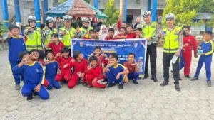 Lewat Sosialisasi, Polantas Polda Sulbar Gencar Bangun Budaya Tertib Helm di Sekolah-sekolah