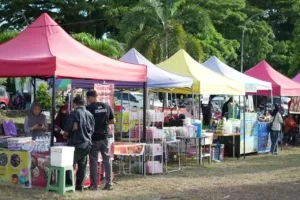 Jelang Pelantikan, KKSS Sulbar Gelar Pasar Murah, Pameran Pusaka hingga Hadirkan UMKM di Rumah Adat Mamuju