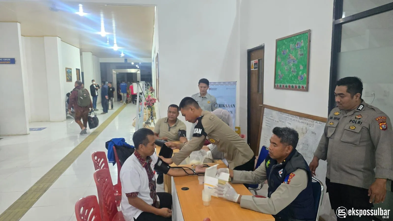Maksimalkan Target Ops Keselamatan, Polda Sulbar Berikan Layanan Kesehatan Gratis di Terminal Simbuang Jaga Kondisi Prima Driver Lintas Kota