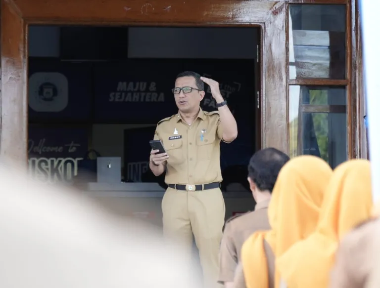 Kepala Dinas KominfoSS Sulbar Minta Kepala Bidang Lebih Aktif Pantau Kinerja Staf