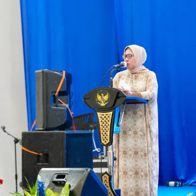 Momen Haru di Masjid Suada, Fatmawati Salim Kenang Pengabdian Sang Suami Almarhum Salim S. Mengga