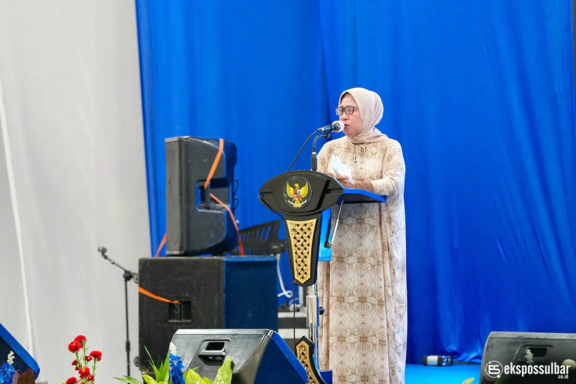 Momen Haru di Masjid Suada, Fatmawati Salim Kenang Pengabdian Sang Suami Almarhum Salim S. Mengga