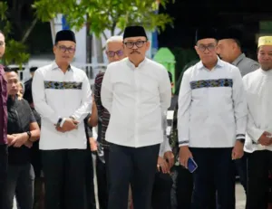 Plt Karo Pemkesra Sulbar Dampingi Gubernur Hadiri Peringatan Isra Miraj di Kalukku Mamuju