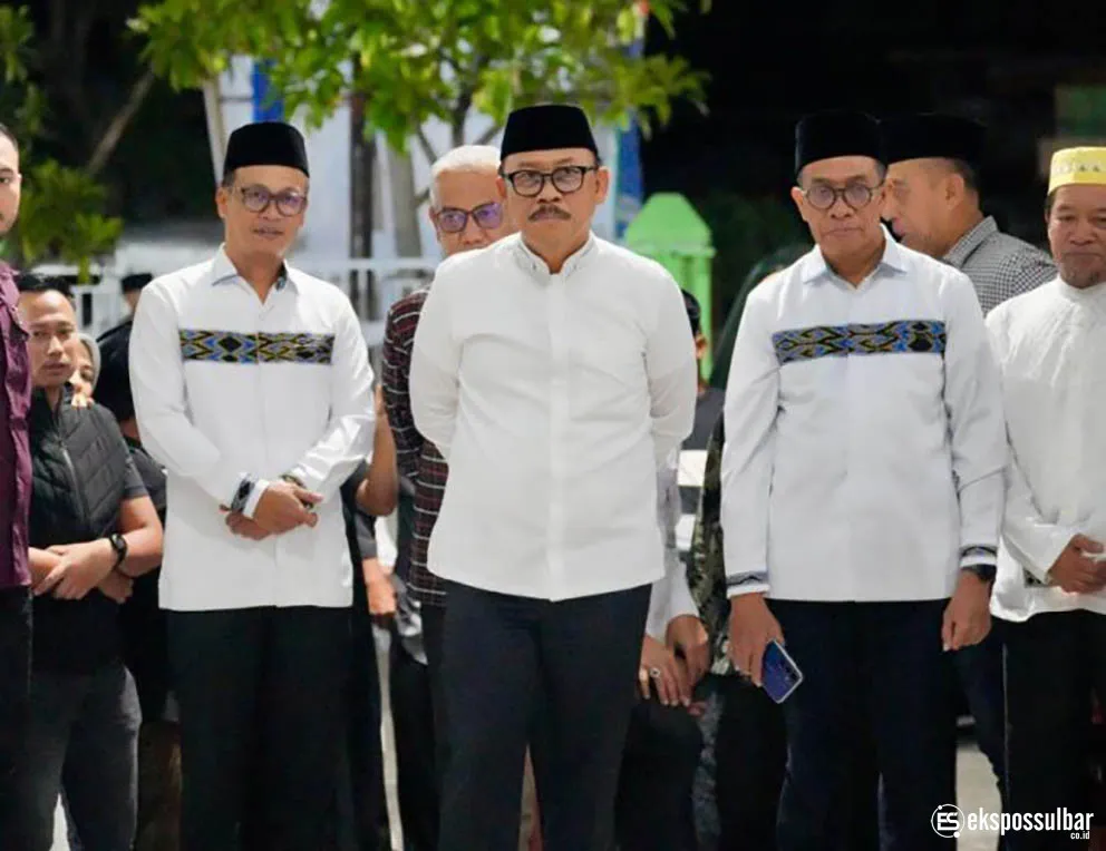 Plt Karo Pemkesra Sulbar Dampingi Gubernur Hadiri Peringatan Isra Miraj di Kalukku Mamuju