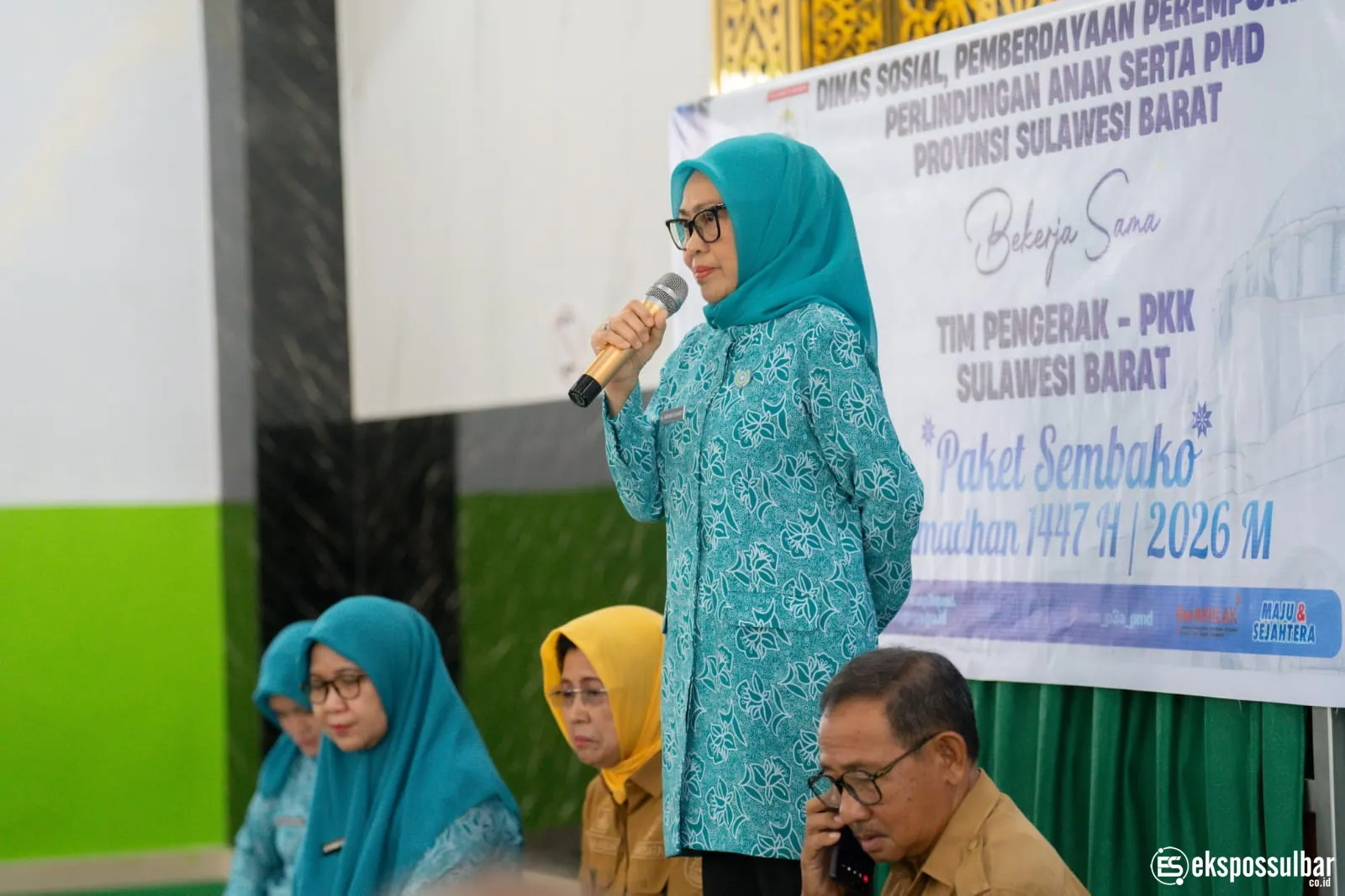 Ketua TP PKK Sulbar Berbagi Sembako untuk Lansia di Mamuju Jelang Idul Fitri