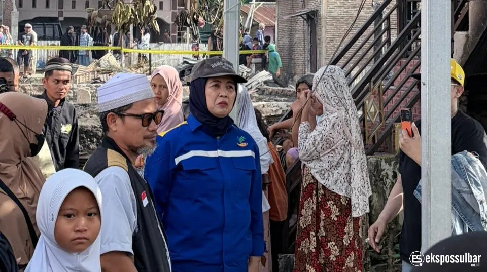 Gerak Cepat dan Penuh Empati, Kadinsos P3A dan PMD Sulbar Dampingi Korban Kebakaran