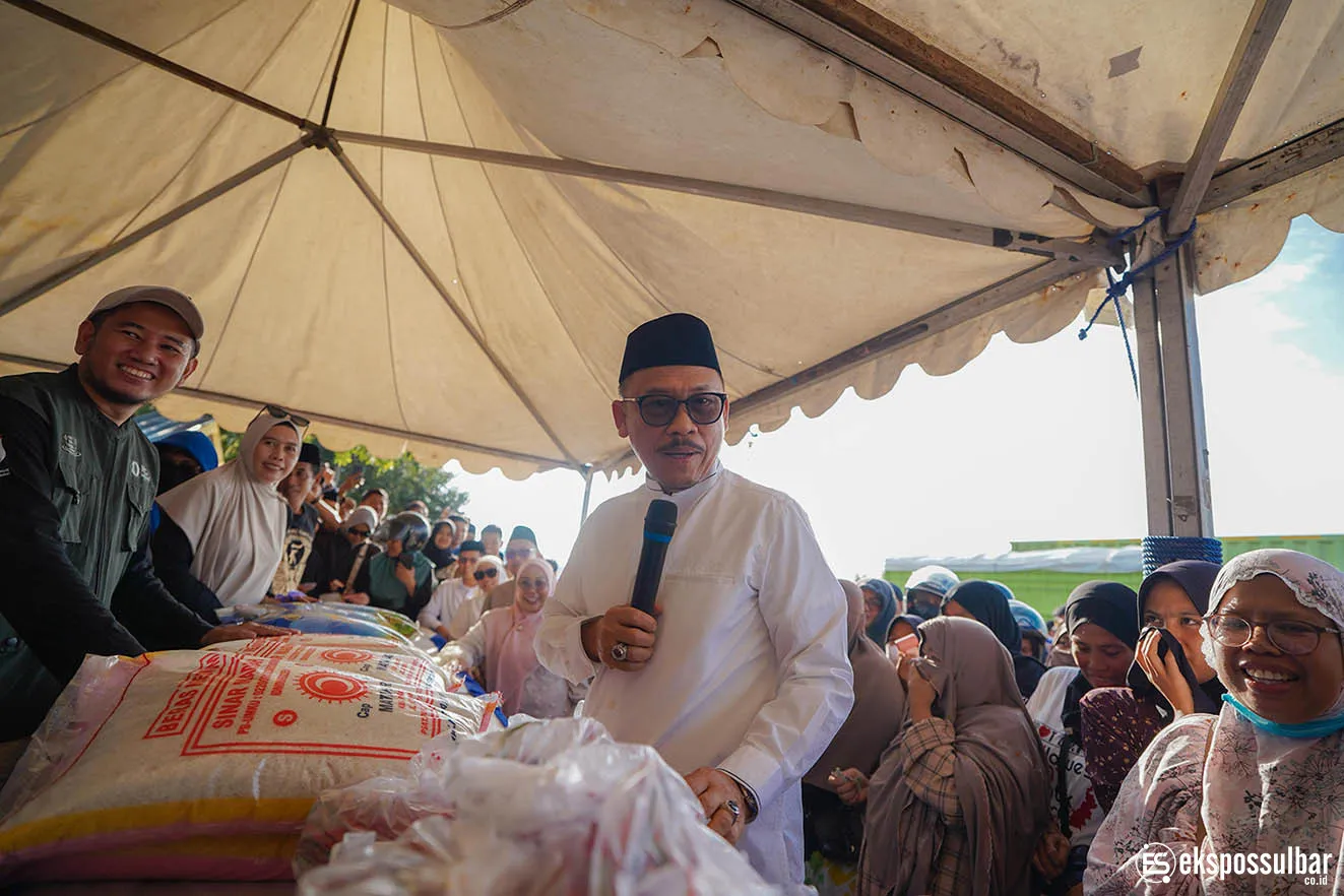 Tinjau Pasar Murah Mamuju, Gubernur Sulbar Turunkan Harga Beras dan Telur hingga 30 Persen