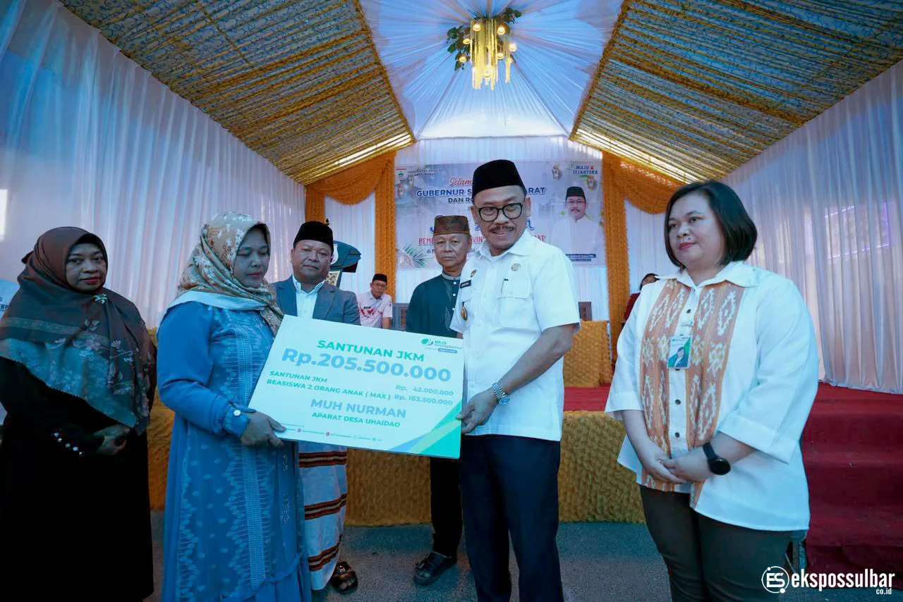 Safari Ramadan di Mambi, Mamasa: Suhardi Duka Serahkan 500 Paket Sembako