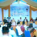 Gubernur Sulbar Salurkan Paket Sembako untuk Masyarakat pada Safari Ramadan