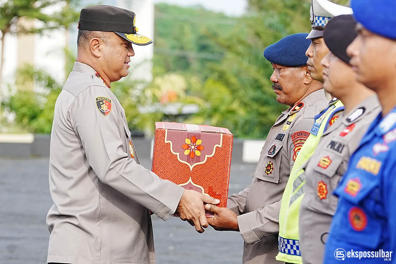 Bingkisan Lebaran Kapolda Sulbar: Apresiasi dan Sentuhan Kebahagiaan Bulan Ramadan