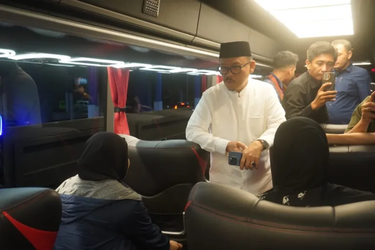 Gubernur Sulbar Tinjau Arus Mudik Lebaran di Terminal Simbuang, Pastikan Pelayanan Optimal