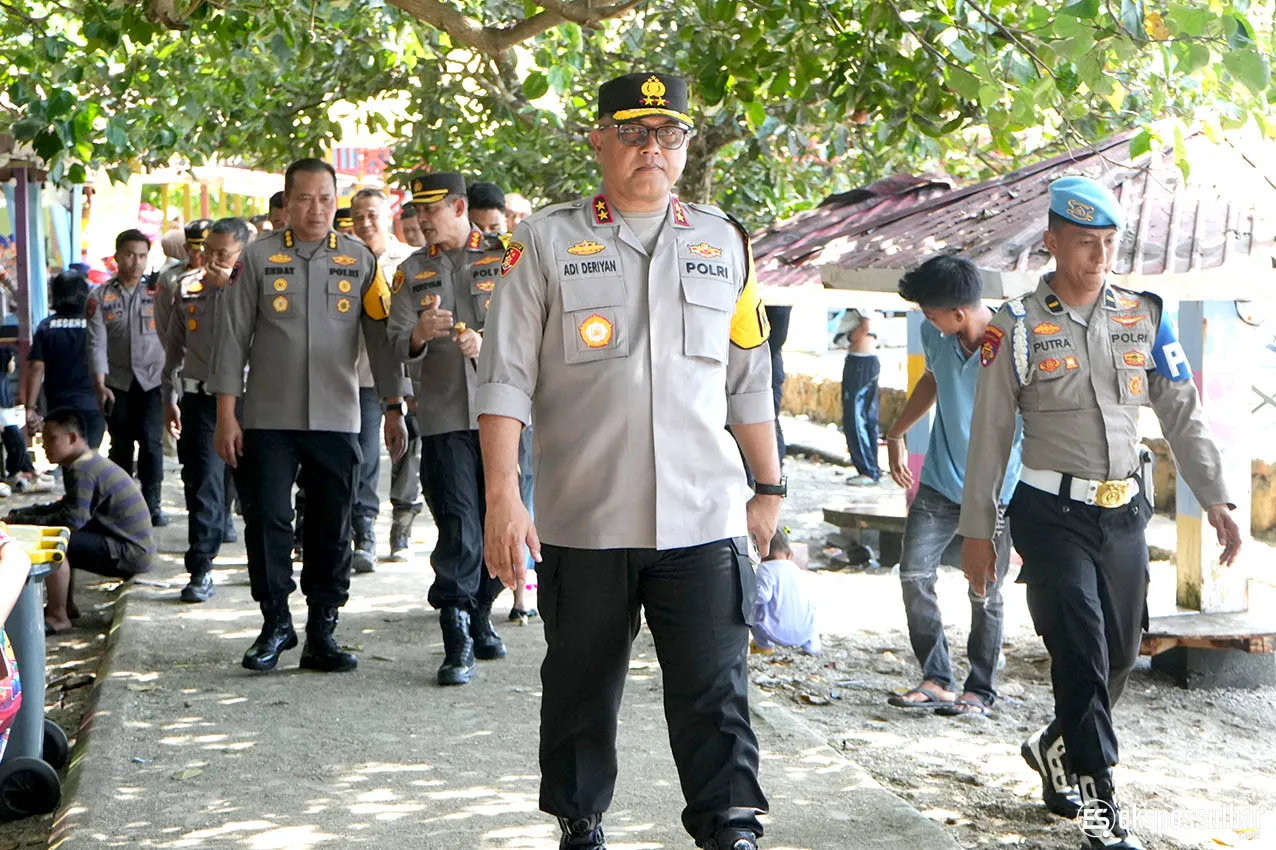 Kapolda Sulbar Tinjau Pengamanan Wisata di Mamuju, Tekankan Pelayanan Prima bagi Masyarakat