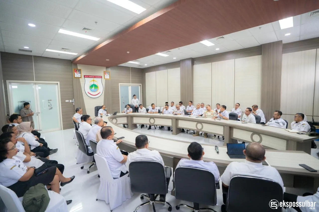 Rapat Strategis Pemprov Sulbar: Gubernur SDK Tekankan Sinergi OPD dan Respons Isu Nasional