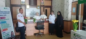 Kepala DPMPTSP Sulbar Pantau Langsung Pelayanan Publik dan Berikan Arahan kepada Pegawai