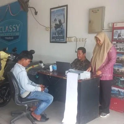 Efektif dan Cepat! Samkel Polman di Wonomulyo Layani Belasan Kendaraan