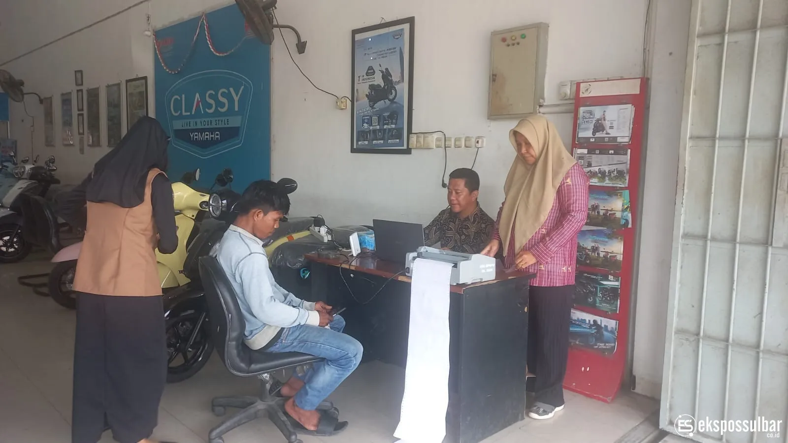 Efektif dan Cepat! Samkel Polman di Wonomulyo Layani Belasan Kendaraan