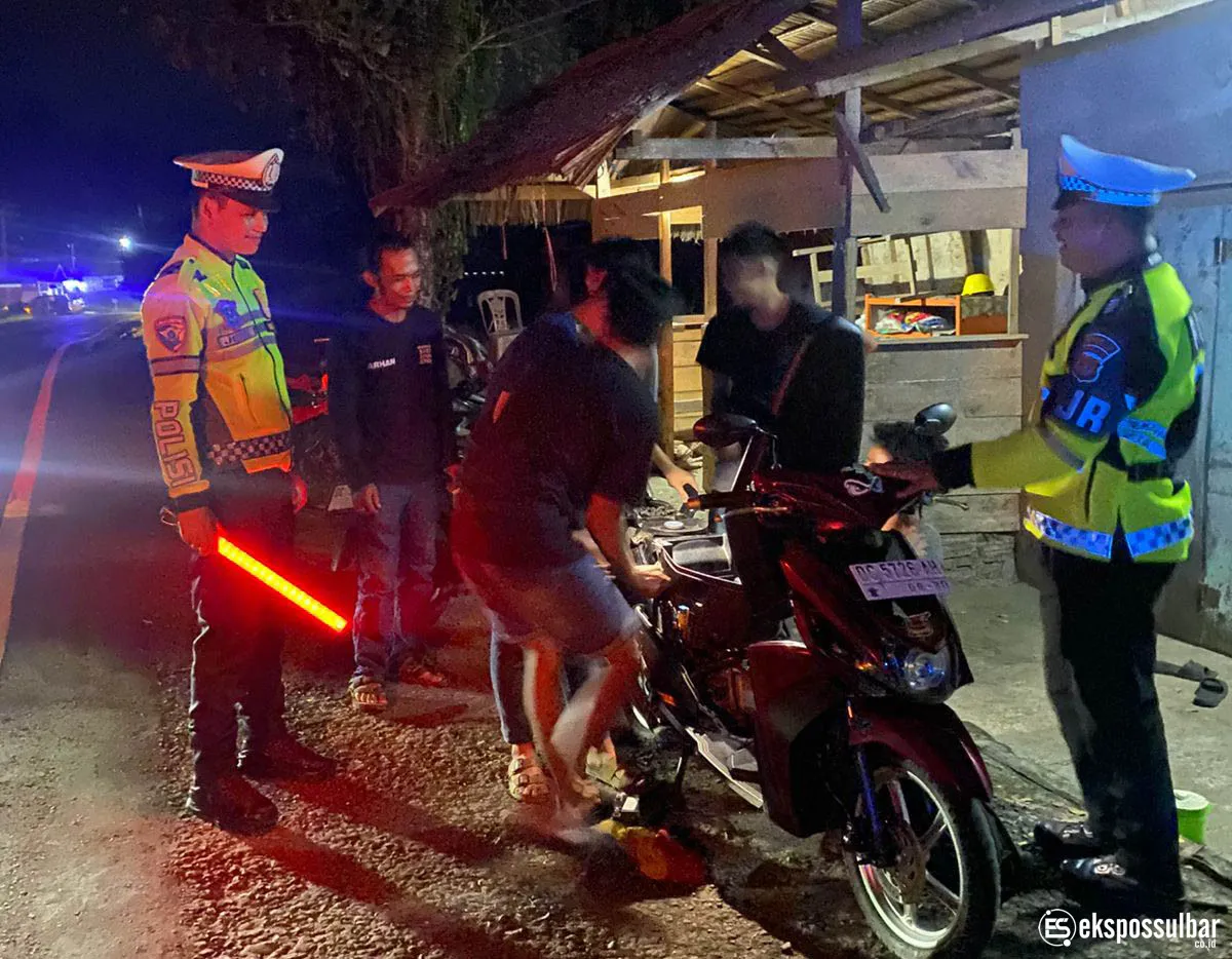Patroli Blue Light PJR Ditlantas Polda Sulbar, Edukasi Pemuda dan Ciptakan Rasa Aman di Mamuju