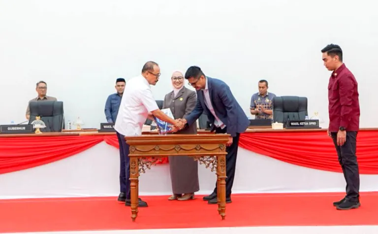 Paripurna DPRD Sulbar Usulkan Pemberhentian Wagub, Ini Pesan Gubernur Suhardi Duka