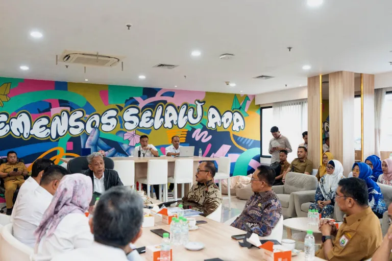 Percepat Penanganan Kemiskinan di Sulbar, Gubernur Suhardi Duka Dorong Dukungan Kemensos