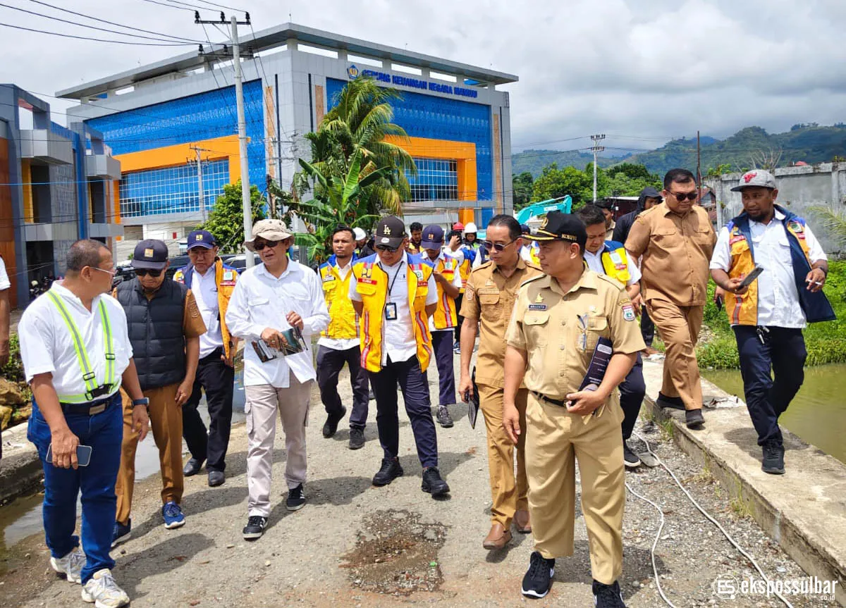 Tinjau Pelabuhan hingga Jalan, Bapperida Sulbar Pastikan Program Infrastruktur Tepat Sasaran