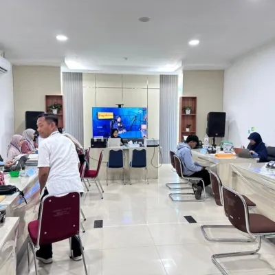 Akselerasi Pencairan Bantuan Pendidikan, Biro Pemkesra Sulbar Intensifkan Verifikasi Berkas Beasiswa Tahap I