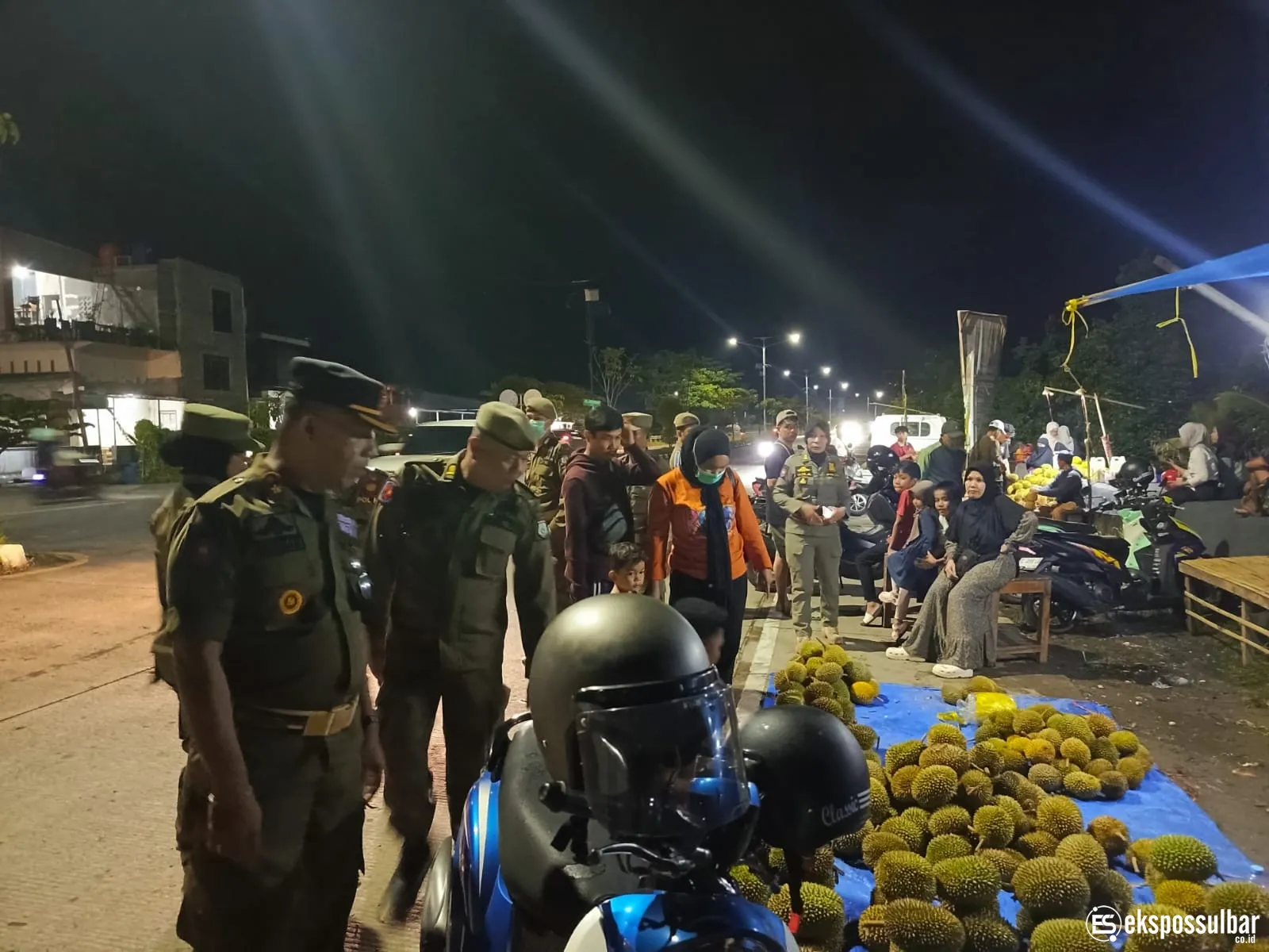 Pedagang Musiman dan Parkir di Kawasan Arteri hingga Pantai Manakarra Mamuju di Tertibkan