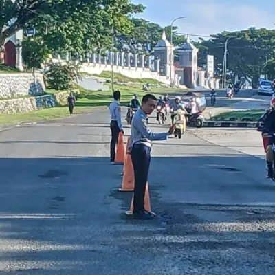 Disperkimtanhub Turunkan Personel LLAJ Atur Arus Kendaraan di Lingkungan Perkantoran Pemprov Sulbar