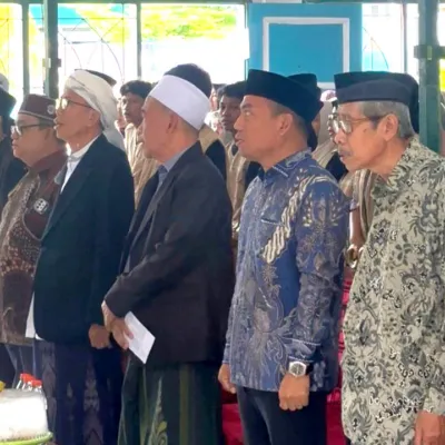 Penamatan Pesantren Nuhiyah Pambusuang, Syamsul Samad Beri Bantuan dan Biayai Siswa Lanjut ke Perguruan Tinggi