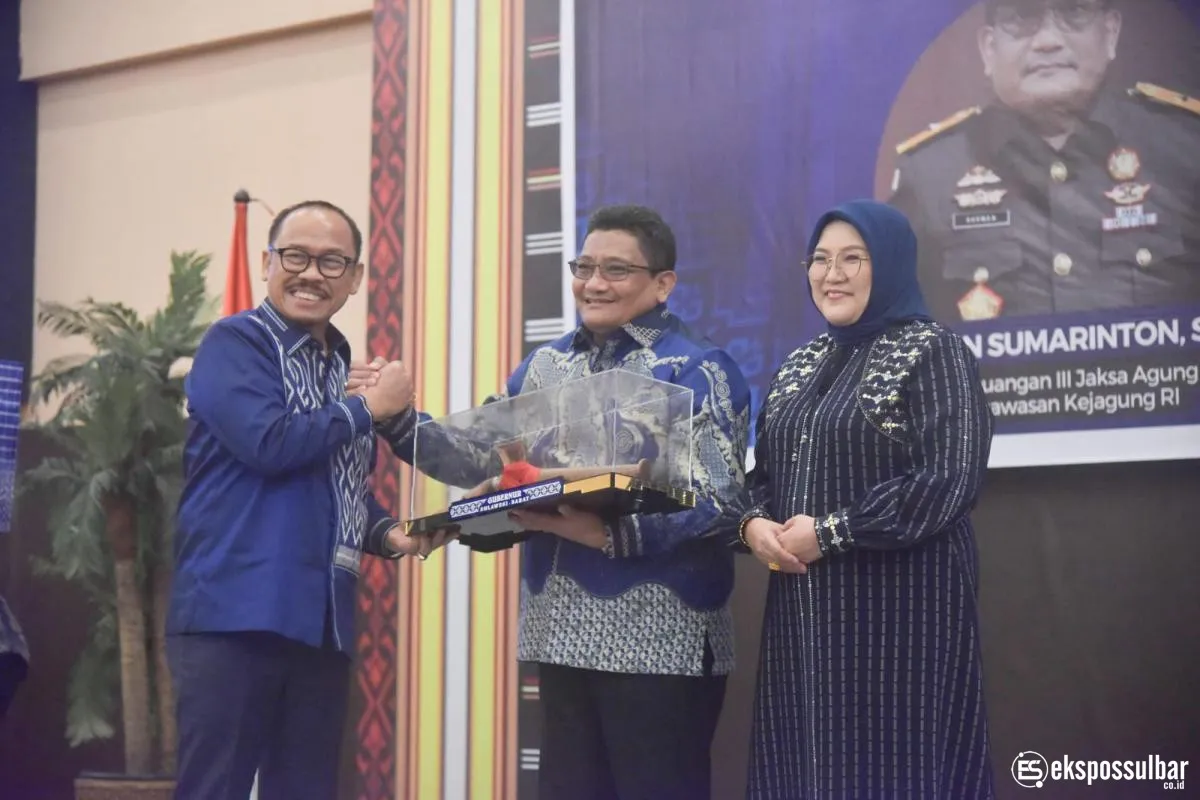 Gubernur Sulbar Hadiri Lepas Sambut Kajati
