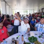 Ratusan Warga Padati Nobar Piala Dunia di Kantor Gubernur, Gubernur SDK: Kualitas Pemain Kelas Dunia, Indonesia Harus Bisa Mencontoh