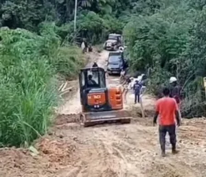 Rehab Jalan di Dusun Kalausu, Akses Masyarakat Ulumanda Mulai Pulih Kembali