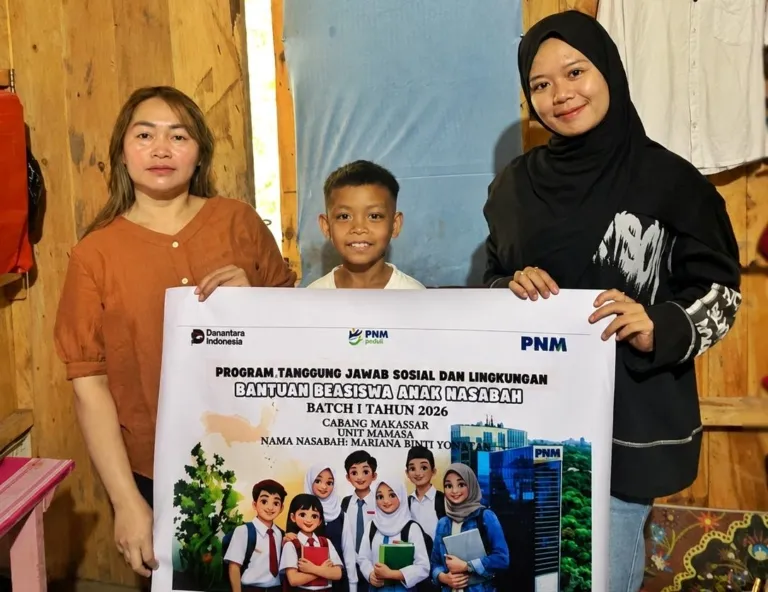 Bukan Hanya Membantu Ibunya Berusaha, PNM Juga Menjaga Mimpi Anaknya Untuk Menggapai Cita-Cita