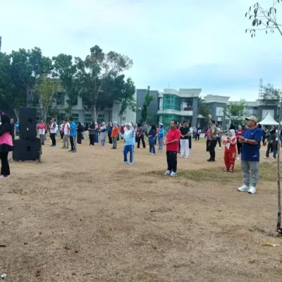 Gubernur Suhardi Duka Ajak ASN Sulbar Aktif Bergerak, DKPPKB Tekankan Manfaat Senam bagi Kesehatan