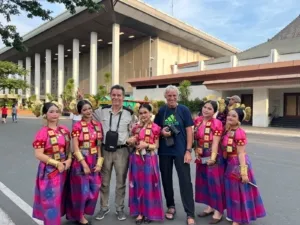 Turis Belanda Antusias Saksikan Penampilan Tarian Sulawesi Barat di Pergelaran Soul of Youth TMII