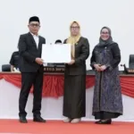 Paripurna DPRD Sulbar, Penyempurnaan APBD 2026 Diserahkan dan Pembahasan Perubahan APBD Berlanjut