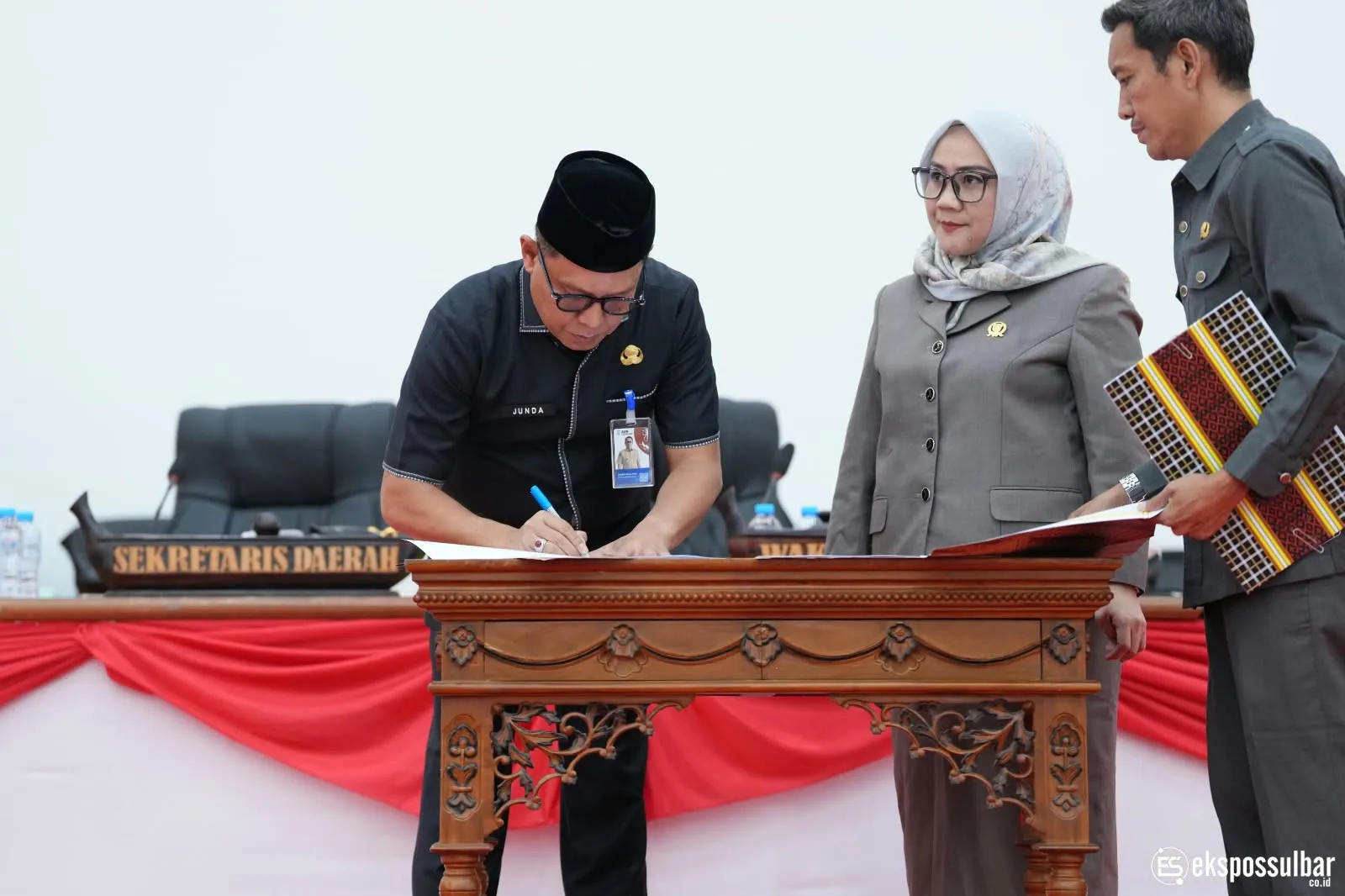 TAPD Sulbar Dampingi Sekda Hadiri Rapat Paripurna Persetujuan Bersama Perubahan APBD 2026