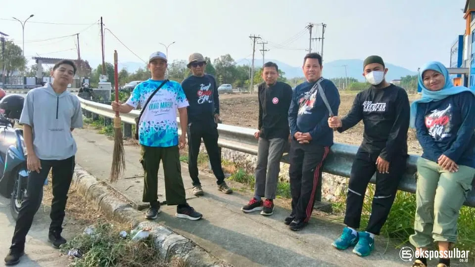 Sambut HUT ke-22 Sulawesi Barat, Biro PBJ Setda Sulbar Berpartisipasi dalam Gerakan Bersih Asri