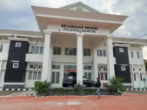 Kajari Soroti 39 Developer Polman  Serahkan PSU