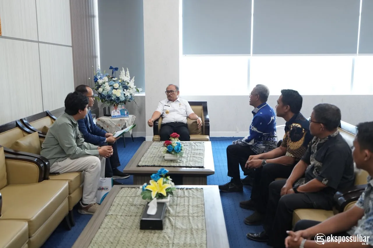Kadis ESDM Sulbar Dampingi Gubernur Suhardi Duka Terima Manager PLN UP2K Sulbar, Bahas Percepatan Lisdes dan Peningkatan Elektrifikasi Sulbar
