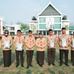 Amalia Fitri Aras Terima Lencana Panca Warsa II pada Apel Besar Gerakan Pramuka Sulbar